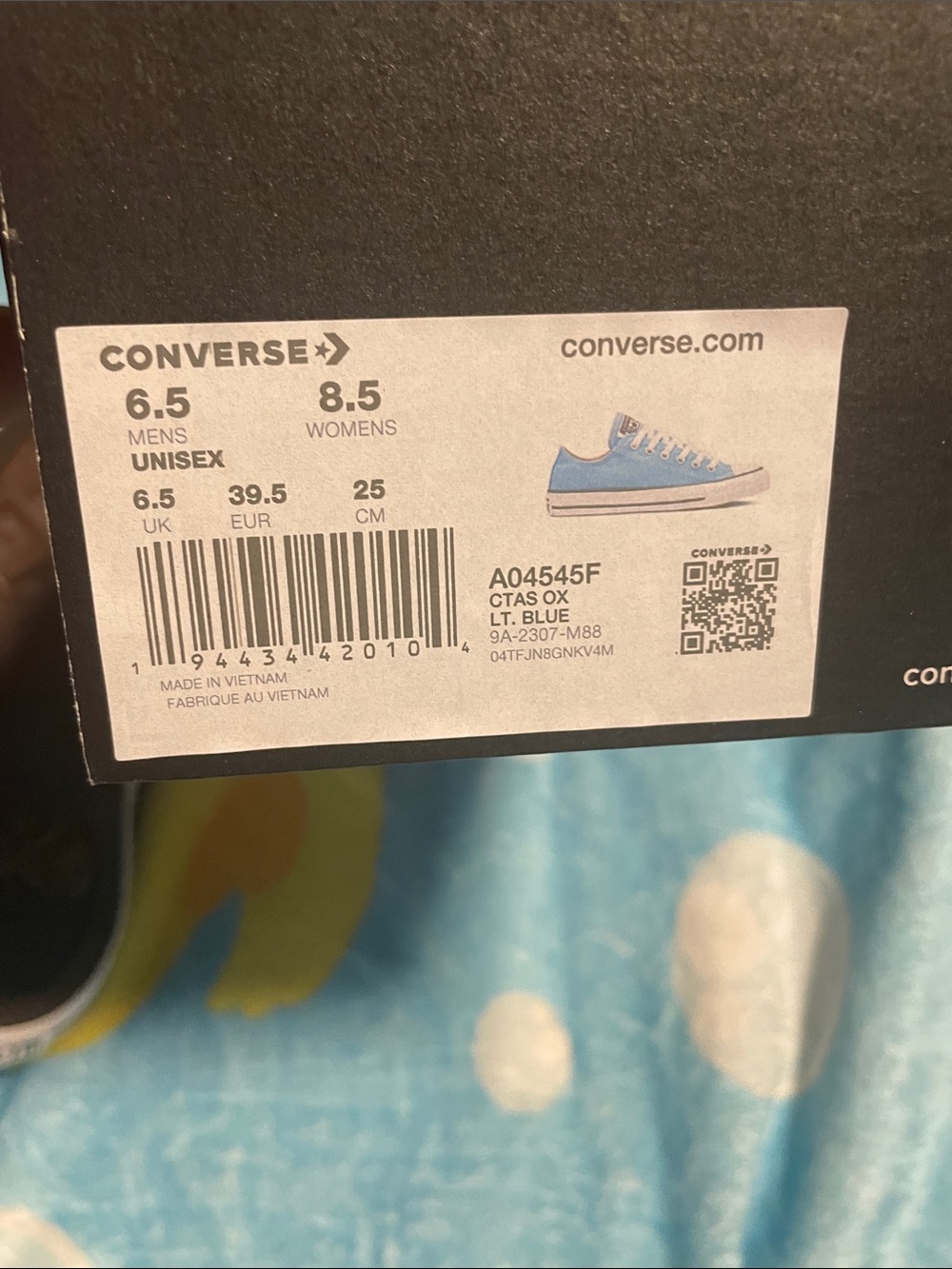 Converse Unisex Low Top Canvas Sneakers in Light Blue - Picture 2 of 5
